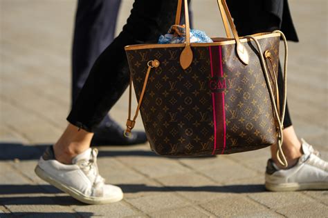 louis vuitton neverfull street style|louis vuitton neverfull buy online.